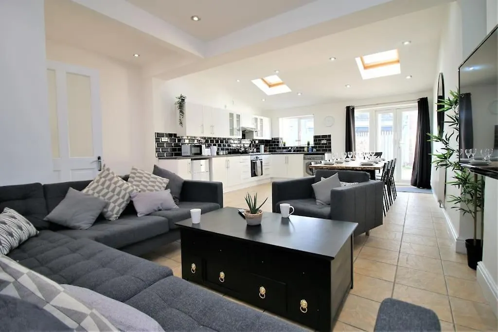 Large Modern House By Property Promise Cardiff 0*,  United Kingdom