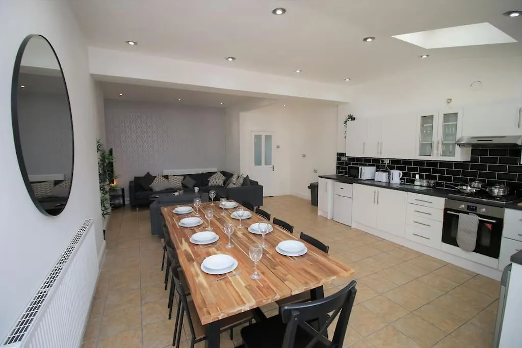Large Modern House By Property Promise Cardiff